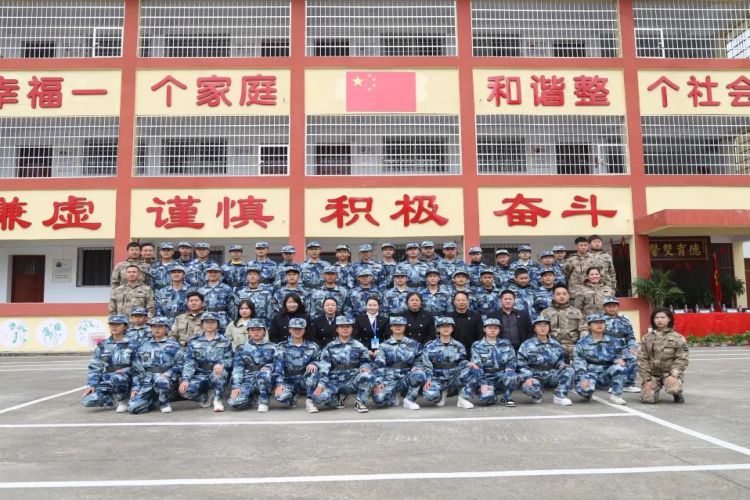 江西宜春博智教育师生合照